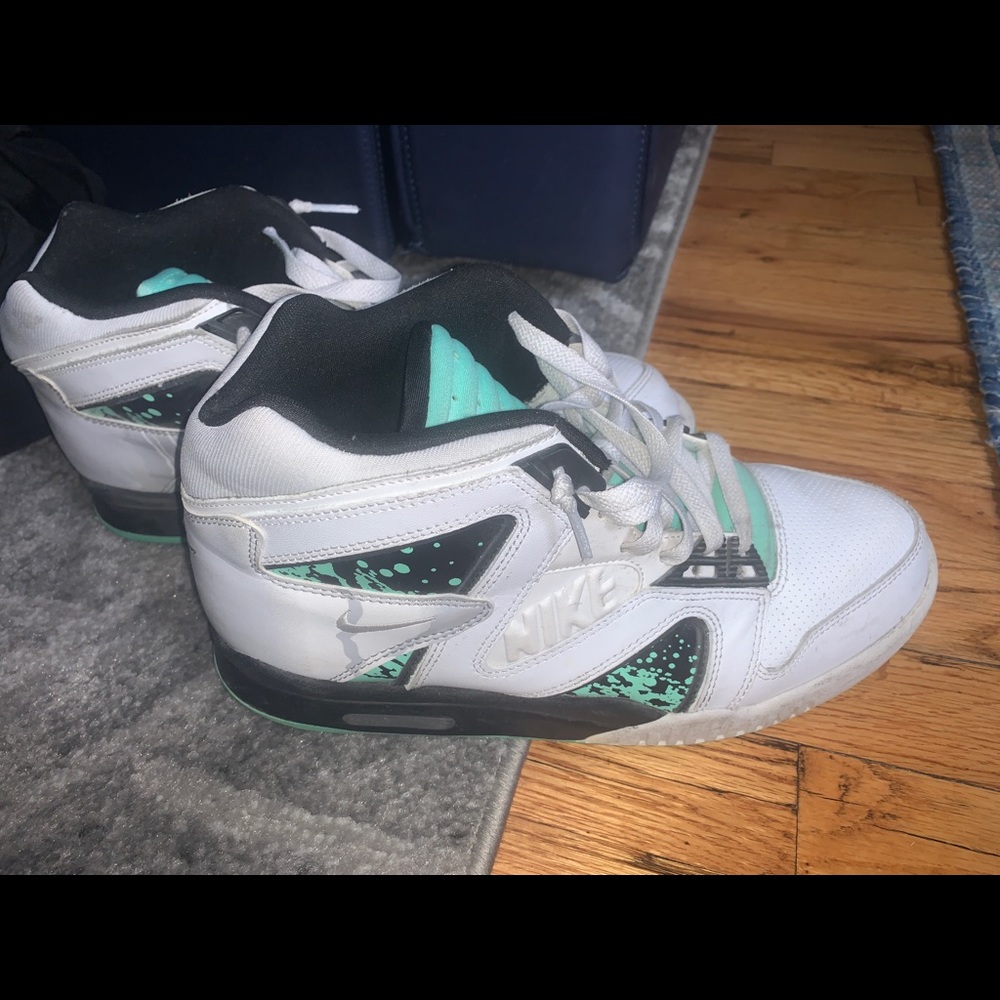 Nike AirTech Challenge 2 Sneakers